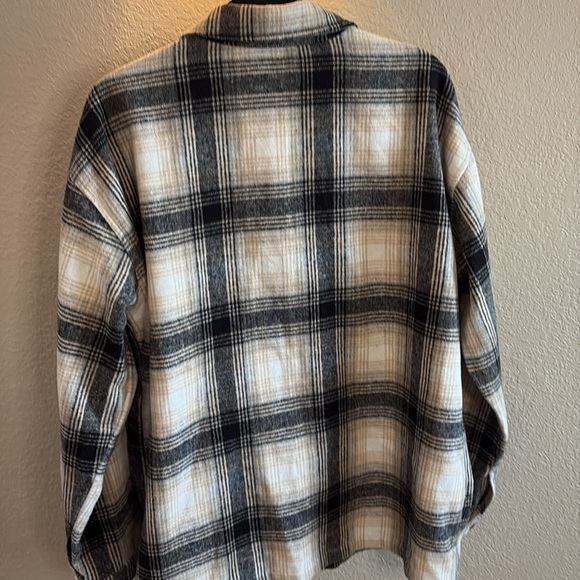 JODIFL Plaid Button-Up Shacket/ Size Large - Picture 6 of 7